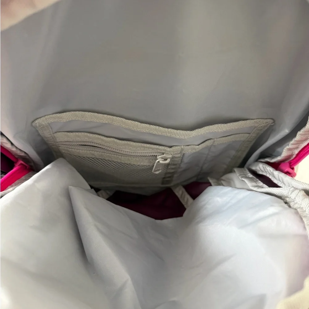 Caribee Apache 30 Purple and Pink Backpack - Picture 10 of 13